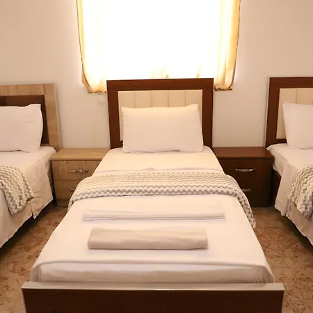 Apartament Fatos *