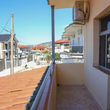 Fatos Apartament *
